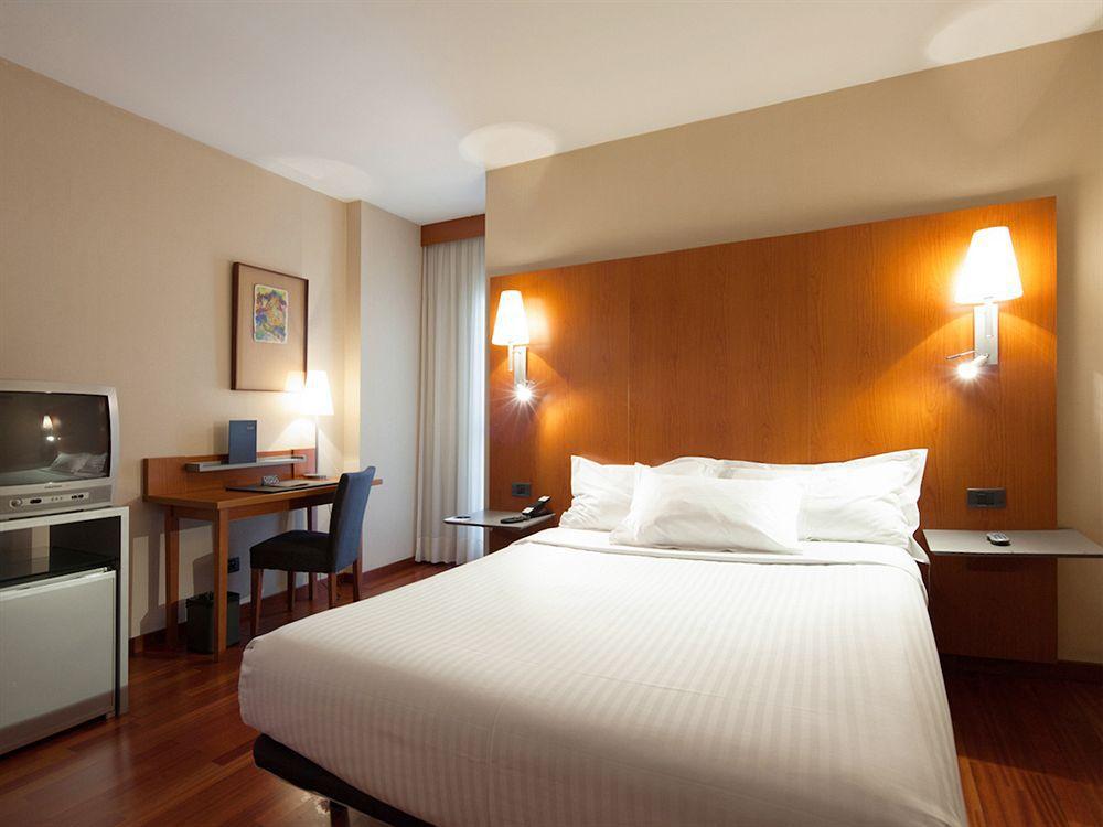 Hotel Ciutat Martorell Luaran gambar