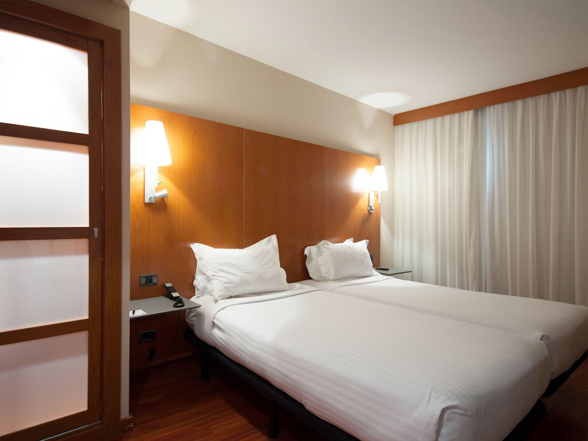 Hotel Ciutat Martorell Luaran gambar