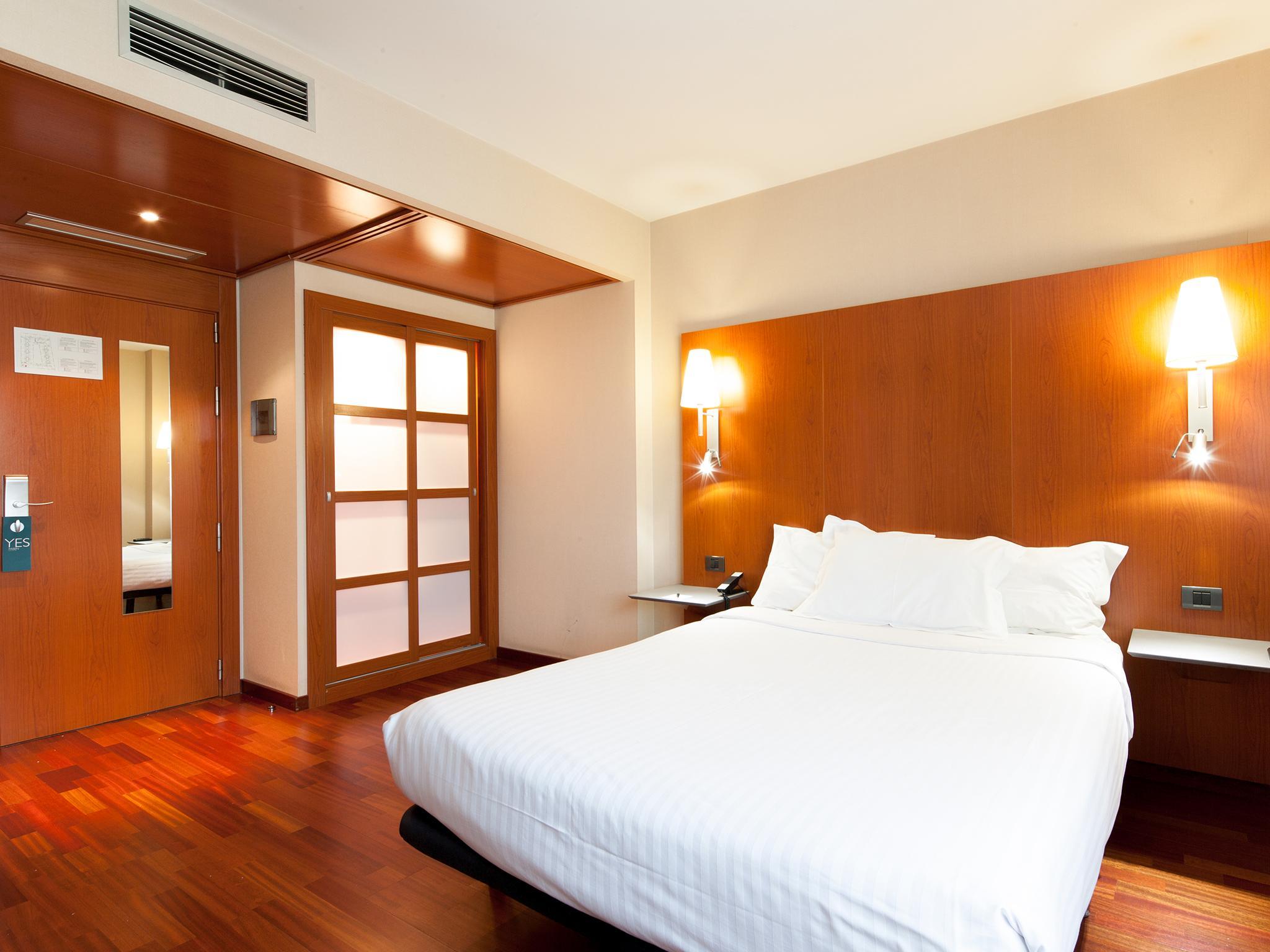 Hotel Ciutat Martorell Luaran gambar