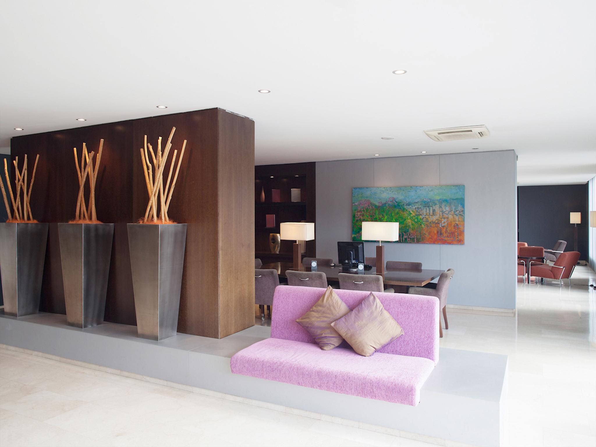Hotel Ciutat Martorell Luaran gambar