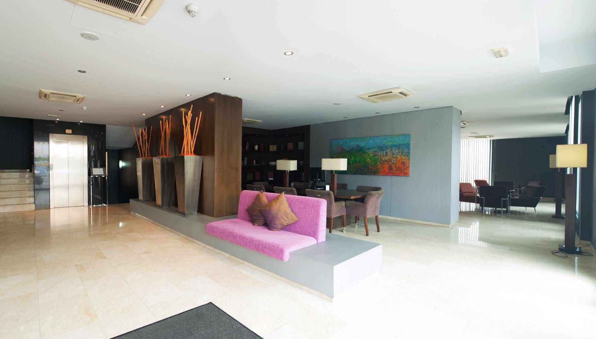 Hotel Ciutat Martorell Luaran gambar